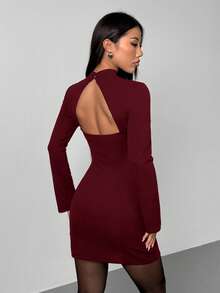 SHEIN PETITE 新款情人节/中国新年服装：复古硬币图案立领修身喇叭袖口优雅红色连衣裙，适合约会和派对穿着 - 酒紅色 - 查看 2