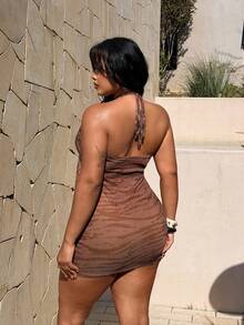 Rustia 大码时尚性感复古印花露背收腰紧身迷你连衣裙，夏季 - 棕色 - 查看 2