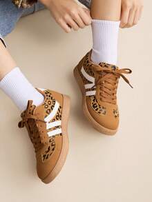 CUCCOO EASI 2026新款春秋复古百搭时尚休闲平底软底防滑户外运动系带女鞋，大码 - 彩色 - 查看 10