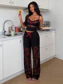 SHEIN 女士性感红唇蕾丝拼接V领吊带背心和长裤睡衣套装 - 黑色 - 查看 6