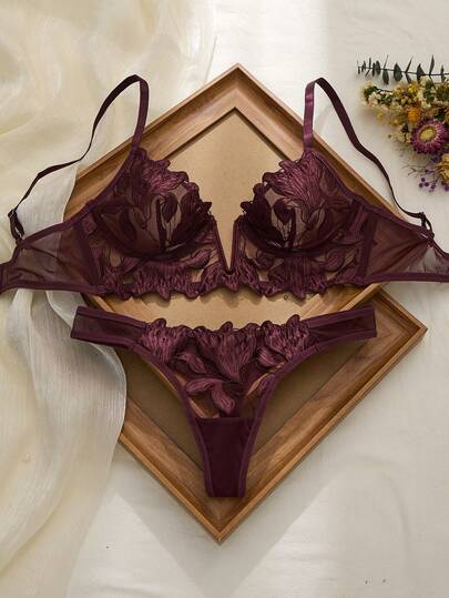 2pcs French Classic Black V-Neck Bra Set