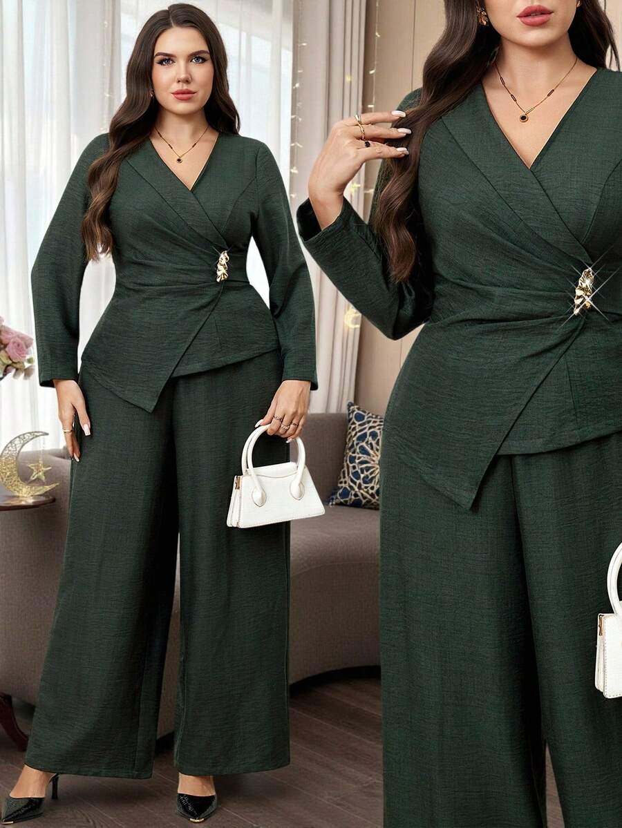Modelyn Bộ 2 món thanh lịch dành cho nữ cỡ lớn, áo sơ mi dài tay nhún bèo kim loại và quần ống rộng - xanh quân đội - Xem 1