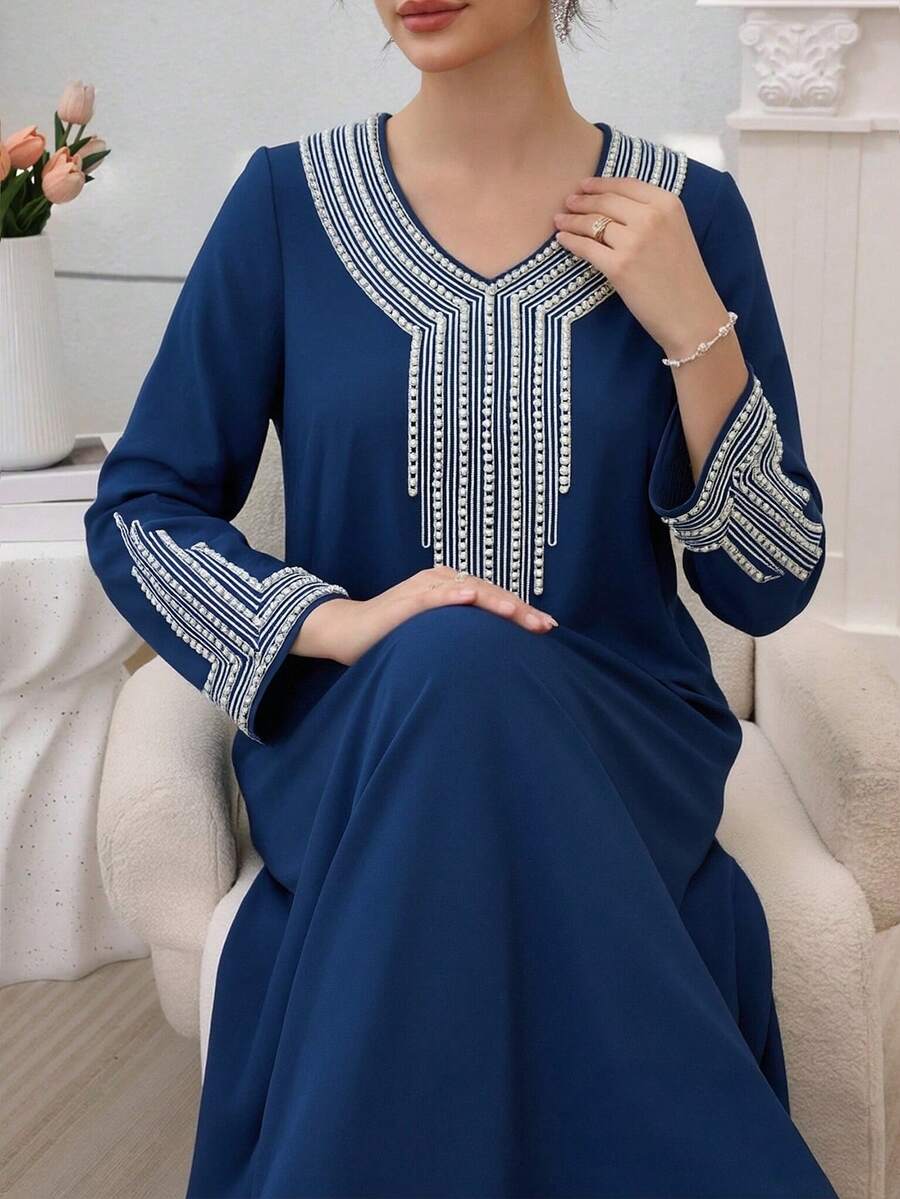 Al Najma 女士宽松刺绣串珠长袍，适合开斋节穿着 - 藏蓝色 - 查看 1