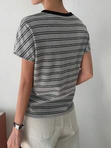 DAZY 女士夏季短袖条纹V领收腰休闲优雅T恤 - 黑色 - 查看 4