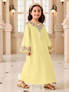 SHEIN Vestido con cuello en V, tela texturizada y volantes de colores para niñas, adecuado para la moda del Ramadán - Amarillo - Ver 5