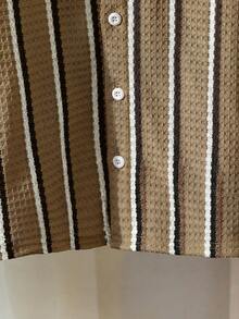 SHEIN Streecool Kids 2pcs Young BoyTextured Stripe Knit Shirt And Shorts Set - Multicolor - View 5