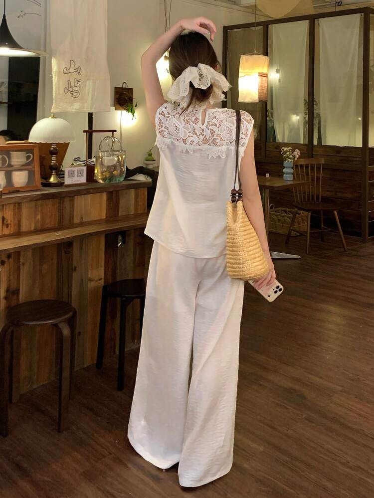 Women's Contrast Lace Round Neck Camisole And Pants Casual 2 Pieces Set