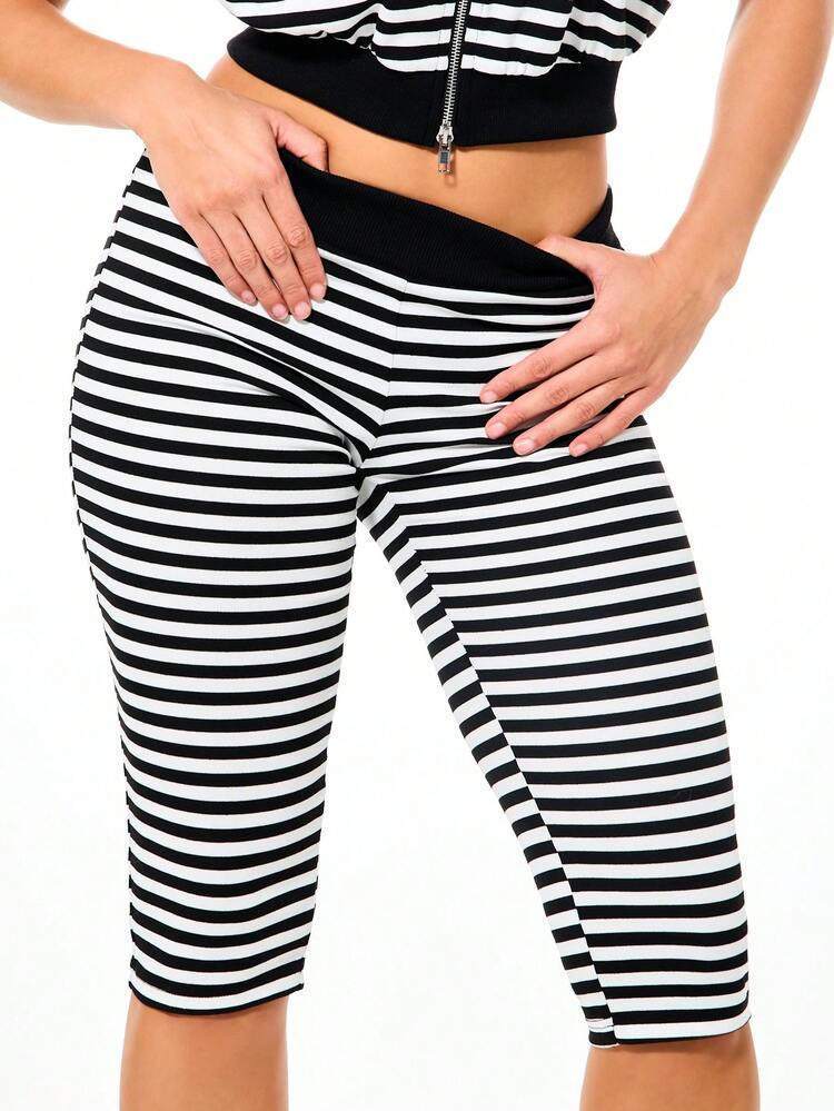 SUMWON WOMEN Striped Capri Leggings With Contrast Waistband