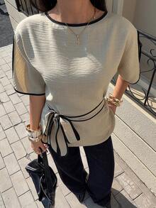 Siren Gaze 撞色滚边优雅女士短袖衬衫，配腰带，适合办公室通勤穿着，夏季女士服装 - 杏色 - 查看 3