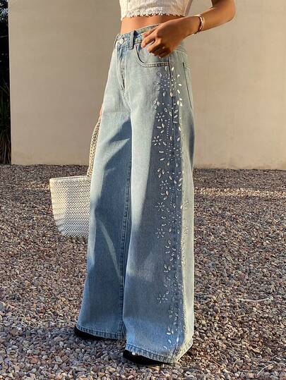 DAZY Damen Regular Taillenhose mit Strass-Verzierung und weitem Bein, Lässig Jeans