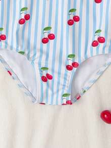 SHEIN Traje de baño de una pieza con estampado de fresa y falda de volantes de malla para niñas, lindo para vacaciones - Azul - Ver 5