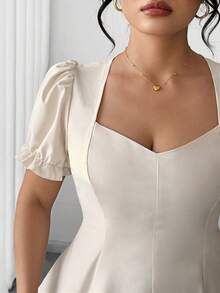 SHEIN Elenzya 大码女式纯色心形领优雅荷叶边短袖衬衫 - 杏色 - 查看 6