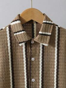 SHEIN Streecool Kids 2pcs Young BoyTextured Stripe Knit Shirt And Shorts Set - Multicolor - View 4