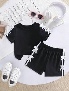 SHEIN Genkimix Kids 女婴休闲时尚日常圆领短袖露脐蝴蝶结装饰粉色T恤和松紧腰短裤两件套，黑色女婴服装，黑色套装，黑色夏季女婴服装，黑色两件套，黑色女童套装，适合2至3岁女孩 - 彩色 - 查看 3