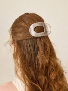MOTF PREMIUM 棕色椭圆形空心鸭嘴发夹 - 奶咖色 - 查看 3