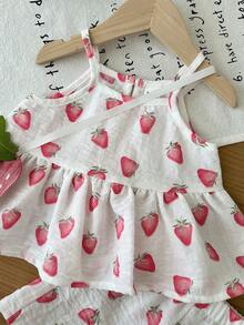 SHEIN Bộ 2 món gồm áo không tay và quần in hình dâu tây dễ thương, kèm túi hình dâu tây, thích hợp cho mùa xuân/hè, mặc trong nhà, ngoài trời, du lịch và mặc hàng ngày. - Nhiều màu - Xem 6