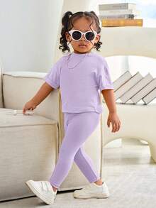 SHEIN Leap Crew Bộ áo thun ngắn tay màu đỏ và quần cạp chun cho bé gái, trang phục thường ngày cho các buổi đi chơi, bộ đồ màu vàng tươi sáng thời trang, bộ đồ màu tím nhạt và xanh dương 2 món cho bé 12 tháng tuổi, bộ đồ màu tím oải hương cho bé gái, bộ đồ màu tím oải hương cho trẻ em. - Màu tím - Xem 6