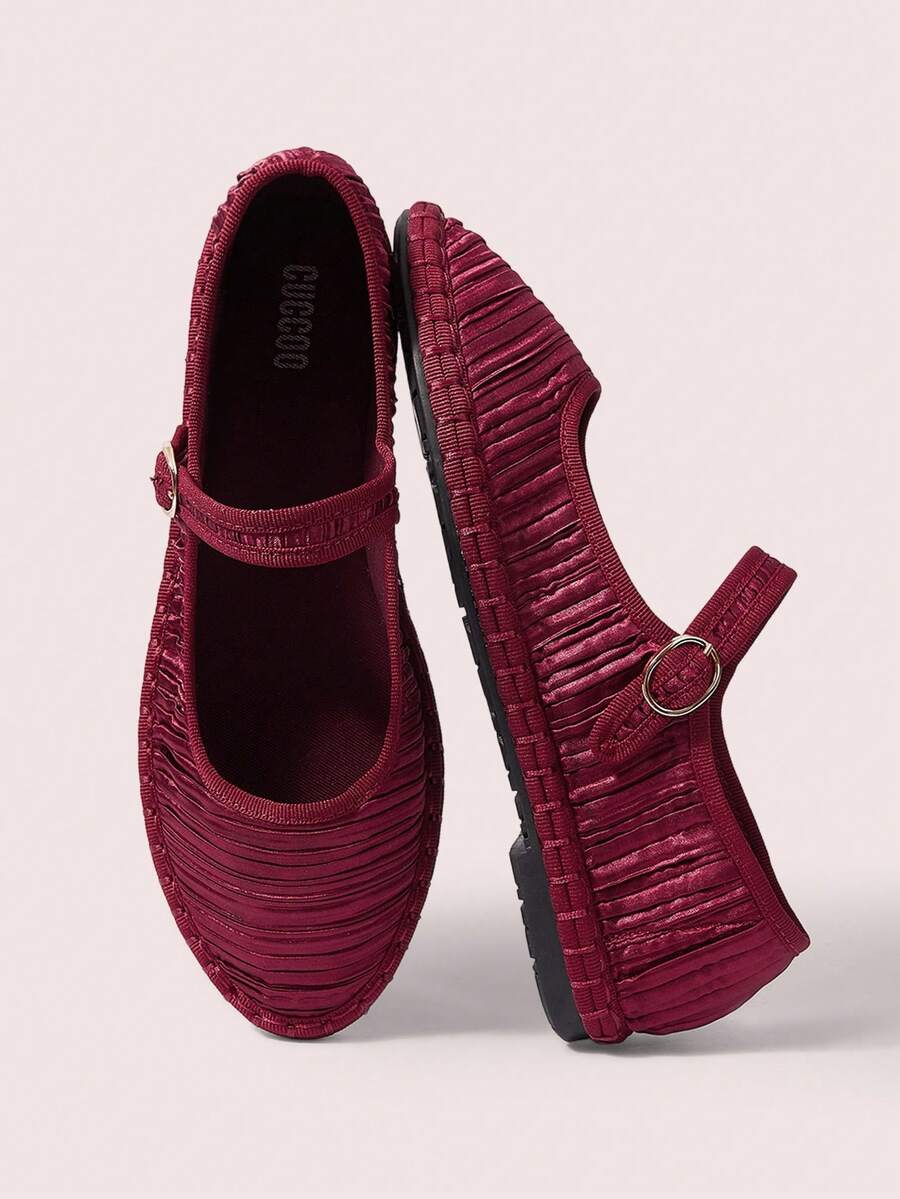 CUCCOO DOLLMOD Giày nữ cổ điển màu đỏ xếp ly, kiểu Mary Jane, thích hợp cho kỳ nghỉ xuân. - Rượu vang xếp ly lụa đỏ / 570 đỏ - Xem 1