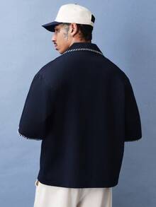 SUMWON Kemeja lengan pendek kancing depan klasik warna navy dengan detail jahitan kontras putih untuk musim panas. - Biru - View 2