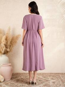 SHEIN 孕妇优雅短袖荷叶边下摆夏季休闲刺绣连衣裙 - 藕粉色 - 查看 2