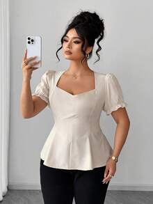 SHEIN Elenzya 大码女式纯色心形领优雅荷叶边短袖衬衫 - 杏色 - 查看 5