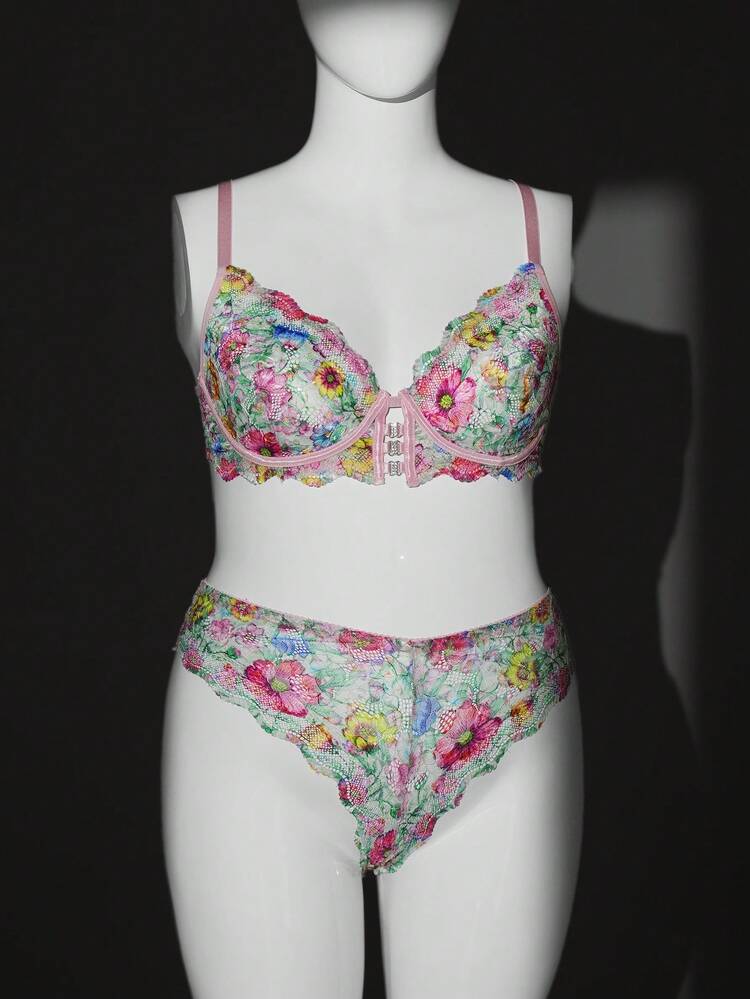 Seduluxe Conjunto de 2 piezas de sujetador de encaje floral decorado y sexy + panty para tallas grandes - Multicolor - Añade 5