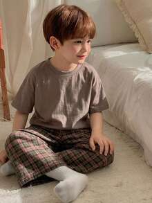 Dazy Kids 2pcs/Set Young Boys Round Neck Knit Short Sleeve T-Shirt + Woven Plaid Pants Casual Outfit, Spring/Summer - Brown - View 5