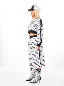 SUMWON WOMEN Sudadera corta y ancha con cremallera completa y estampado de lunares, con puños y cintura acanalados en contraste negro para uso casual diario - Blanco y Negro - Ver 5