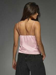 MISSGUIDED Blusa sin mangas de satén con cuello en V y ribete de encaje, casual de verano para festivales y capas - Rosa vieja - Ver 2