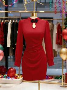 Franclia 女士红色短款纽扣连衣裙，浪漫喜庆的褶皱设计，修身款 - 杏色 - 查看 5