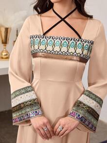 SHEIN Najma 女式方领系带缎面花卉饰边拼接腰部喇叭袖连衣裙 - 粉色 - 查看 3