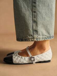 Rosivie Women's Fashionable Versatile Commuting Contrast Color Buckle Flats - White - View 3