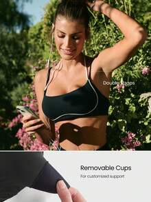 GLOWMODE 情人节 FeatherFit™ 运动爱好者款，如黄油般柔软，吸汗速干，撞色缝线，挂脖式肩带设计，可拆卸胸垫，双色运动文胸，适合低强度运动、瑜伽、健身房、日常休闲穿着。 - 黑色 - 查看 4