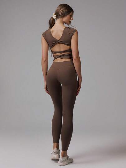 Musera Sport 扭腰露背运动连体裤，适合健身、健身房、普拉提、日常休闲穿着，香蕉布丁风格