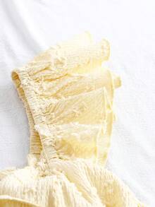 Flirla 大码女式夏季褶皱吊带上衣，法式甜美短袖收腰衬衫 - 淡黃色 - 查看 4