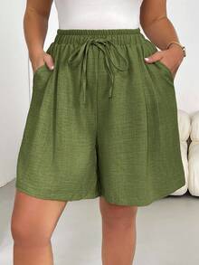 SHEIN Essnce 大码女装春夏时尚休闲宽松舒适基础款日常百搭修身弹力腰短裤，简约风格，外出休闲，宽松裤型，欧式夏季，机场女装，波西米亚风，度假休闲，曲线短裤，复古富贵风，舒适短裤，飘逸短裤，百慕大短裤 - 軍綠色 - 查看 7