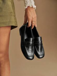 Rosivie Women Loafers Shoes - Black - View 2