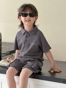 DAZY Kleine Jungen Sommer Lässig Kurzarm T-Shirt und Cargo Shorts Set - Dunkelgrau - Übersicht 6