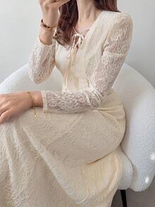 FRIFUL 女士纯色米色薄纱蕾丝面料领口抽绳蝴蝶结腰部A字连衣裙，修身百搭，适合婚礼宾客穿着，女士吊带裙 - 米色 - 查看 3