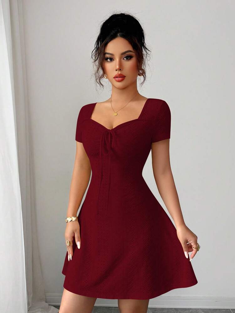 Elenzga Nuevo vestido mini ajustado y sexy con nudo delantero, de punto jacquard de crema de mantequilla para verano - Burdeos - Añade 3