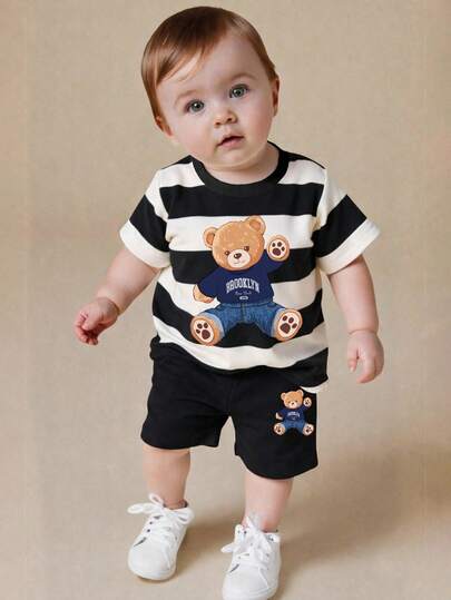 SHEIN Playful Pals Conjunto casual y cómodo de moda para niño, con diseño de oso lindo y estampado de rayas, camiseta de manga corta de cuello redondo y corte holgado, adecuado para usar en primavera/verano, calle, al aire libre, escuela, fiesta, como regalo