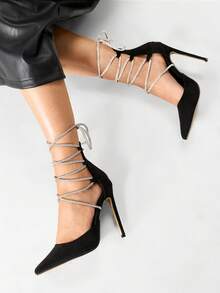 Glitzique 女士性感时尚黑色天鹅绒绑带链条尖头细高跟镂空休闲鞋，4.7英寸，春秋季，优雅，派对装 - 黑色 - 查看 1