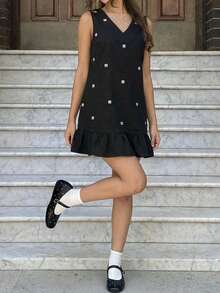 黑白珍珠点缀无袖连衣裙，简约别致，可爱时尚，适合派对、约会、外出等场合，休闲舒适。 - 黑色 - 查看 2