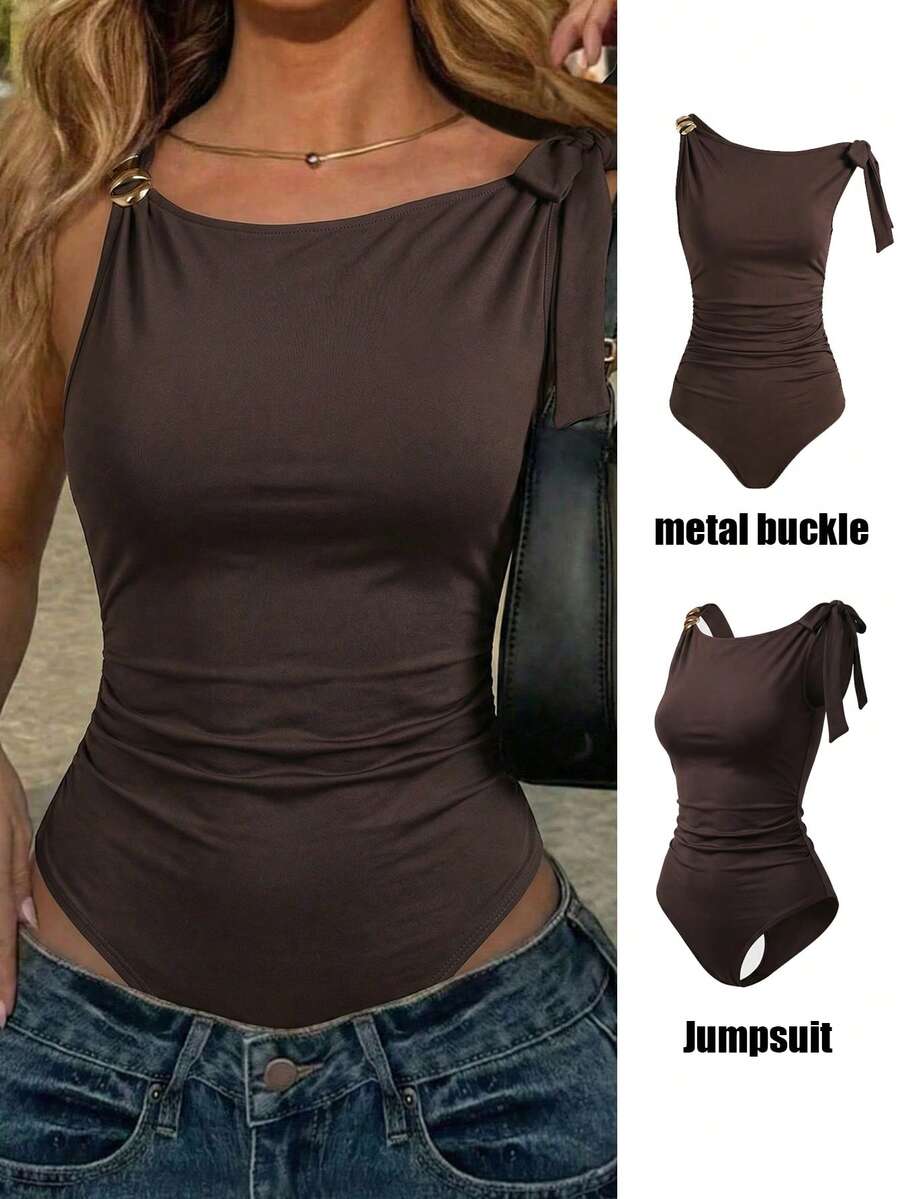 Pariaura 2026新款巧克力棕色单肩褶皱连体衣，女士修身无袖上衣，饰有金色链条和蝴蝶结，适合派对、夜店、度假、晚宴、约会等场合穿着。 - 巧克力棕 - 查看 1