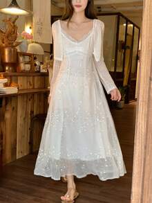 DAZY Women's White Sequin Lace V-Neck Bodycon Slip Dress, Autumn New Arrival Minimalist Sexy Mini Dress With Cardigan 2-Piece Set - White - View 5