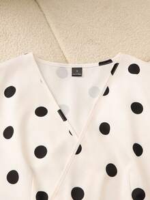 GlowEve 女士夏季梭织无弹力V领交叉肩短袖收腰蝴蝶结喇叭波点印花连衣裙 - 彩色 - 查看 3