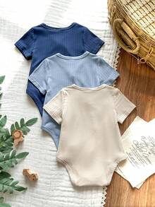 SHEIN Vintaside Kids 3件套新生儿/婴幼儿/学步男童/女童可爱休闲简约舒适柔软透气短袖连体衣，萌熊印花图案，适合春、夏、秋、冬四季日常穿着、生日派对、摄影等场合 - 彩色 - 查看 2