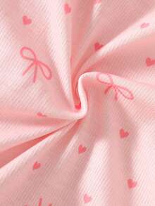 SHEIN 4件套新生女宝宝礼盒 | 粉色短袖连体衣+发带+围兜+手套，爱心蝴蝶结印花，荷叶边装饰，柔软亲肤，适合婴儿派对、聚会、拍照等场合 - 粉色 - 查看 3