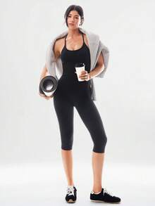 GLOWMODE 17" FeatherFit™ Rise And Shine smörmjuk, svettavvisande, korsvisande, öppen rygg, magkontroll, avtagbara kupor, lågintensiv yogastudio, vardagskläder - Svart - Visa 8