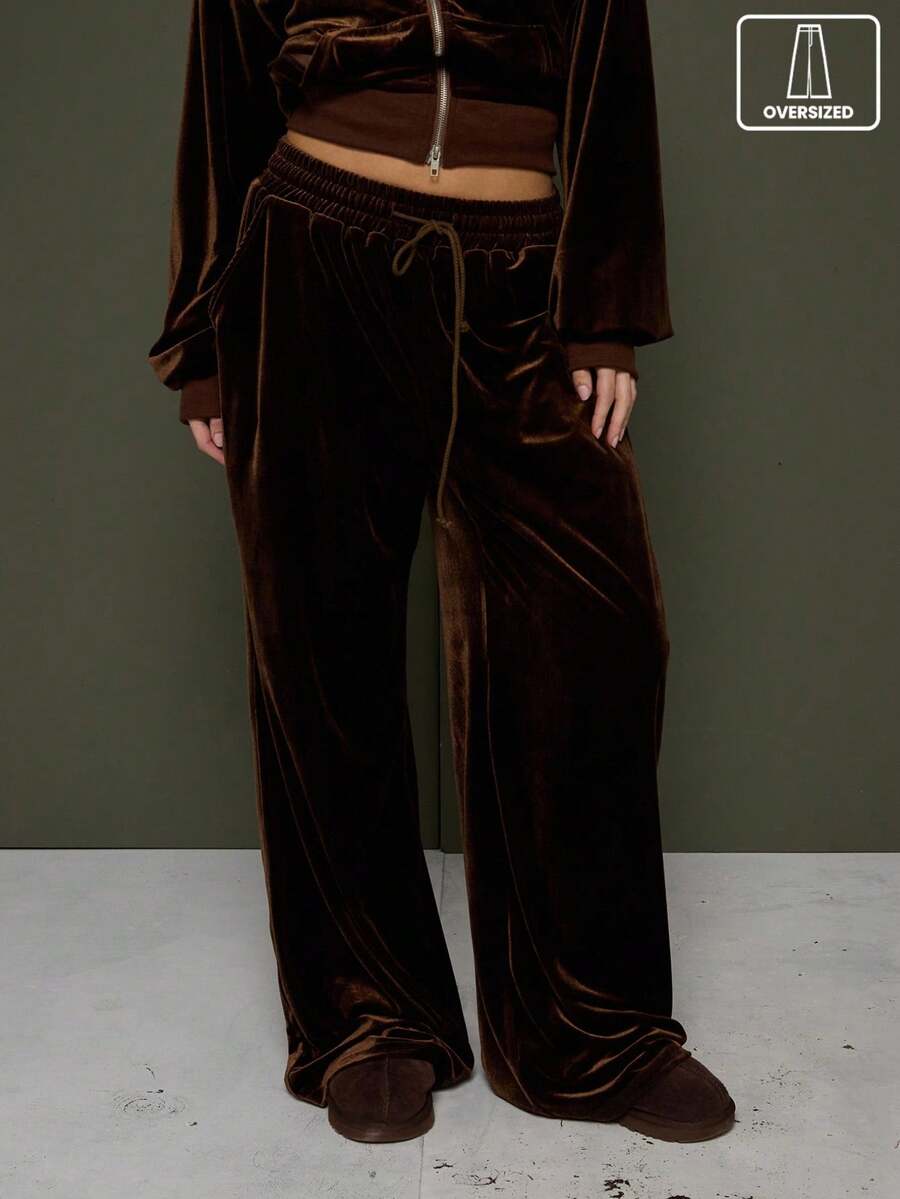 COUREZ Low Rise Oversized Joggers In Brown Velour /Y2K Spring For Women Going Out Summer For Women Streetwear Sweatpants For Women - Brown - View 1